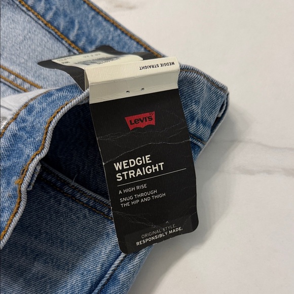 Levi's Wedgie Straight Women's Jeans 28x26 - Picture 3 of 6